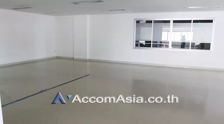 7  Office Space For Rent in Sukhumvit ,Bangkok BTS Ekkamai at Compomax Building AA18919